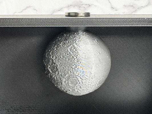 Magnetic Moon Spider Hide