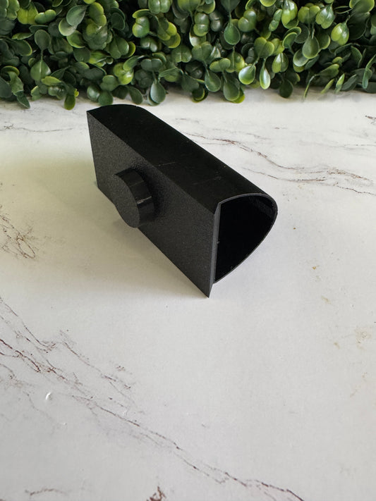 Mourning Gecko Laying Tube