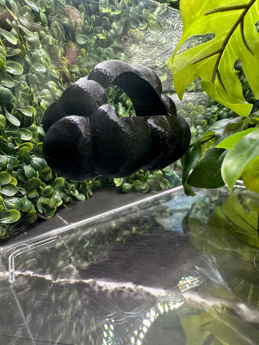 3D Printed Magnetic Cloud Hide for Spiders