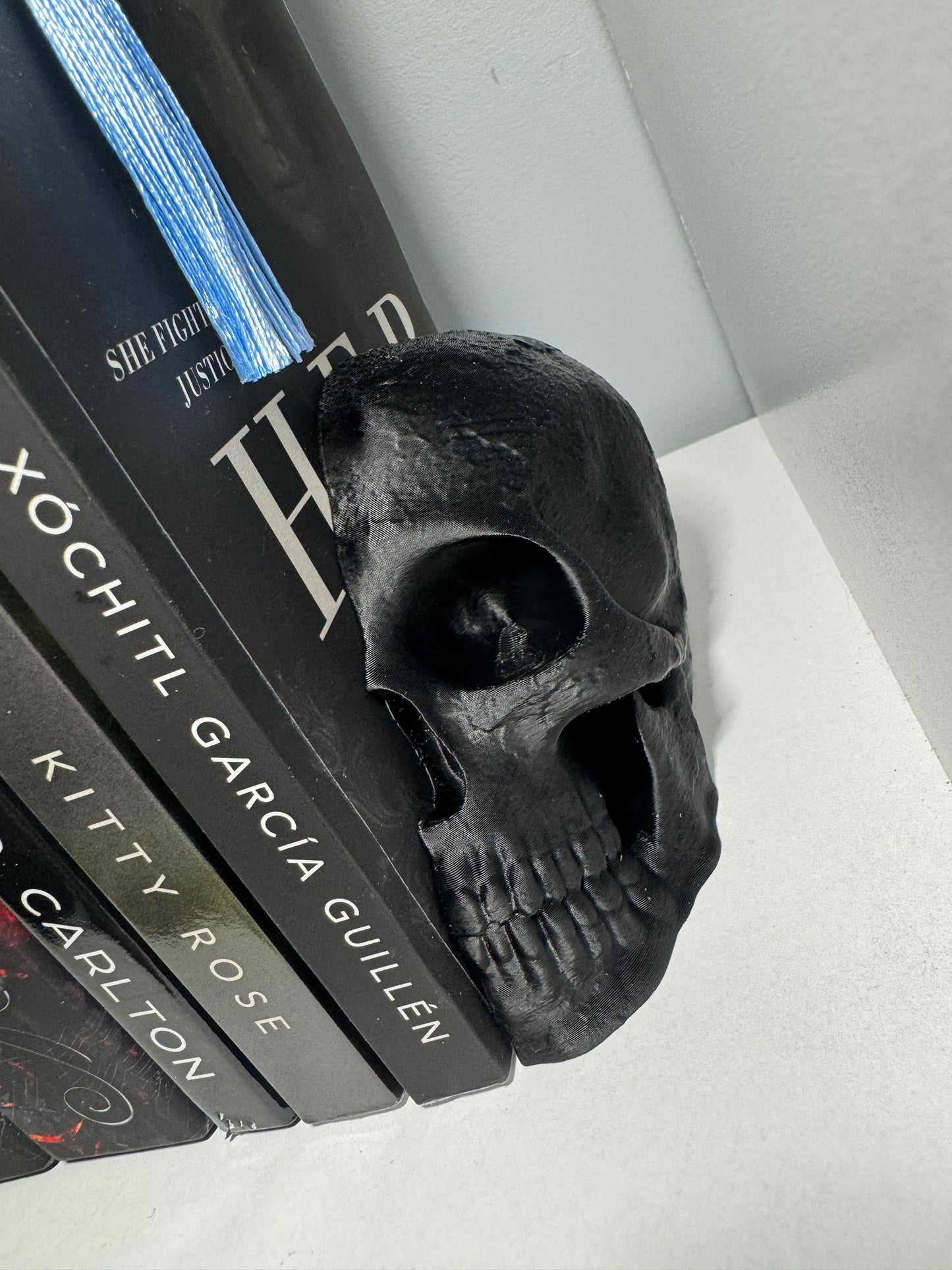 Gothic Skull Bookends (Set of 2) | 3D Printed Horror Shelf Decor