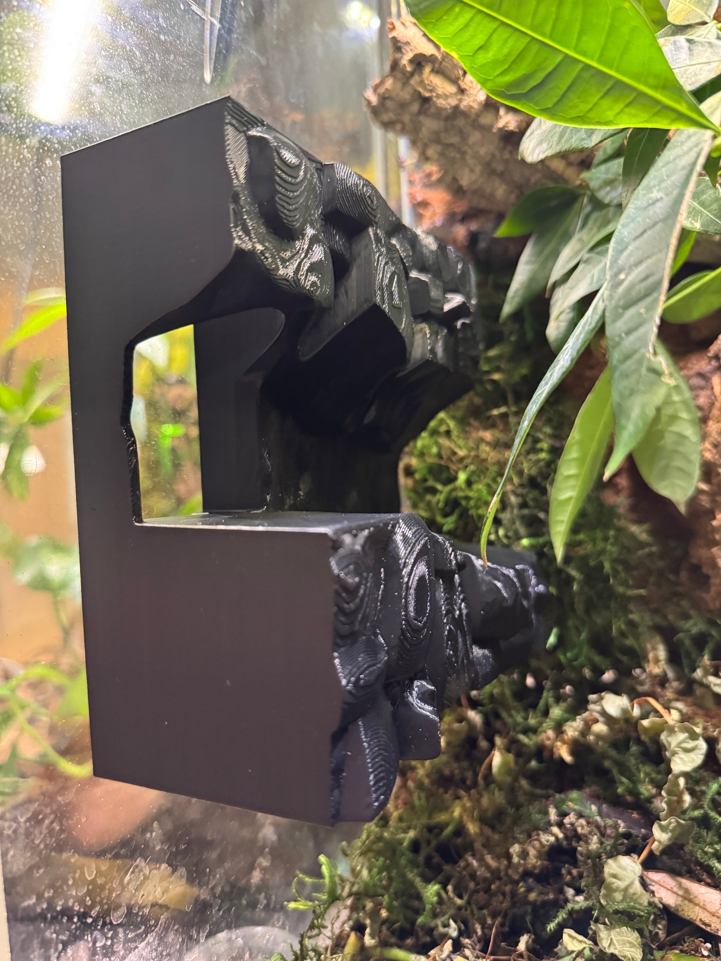 Magnetic Rock Ledge for Reptiles