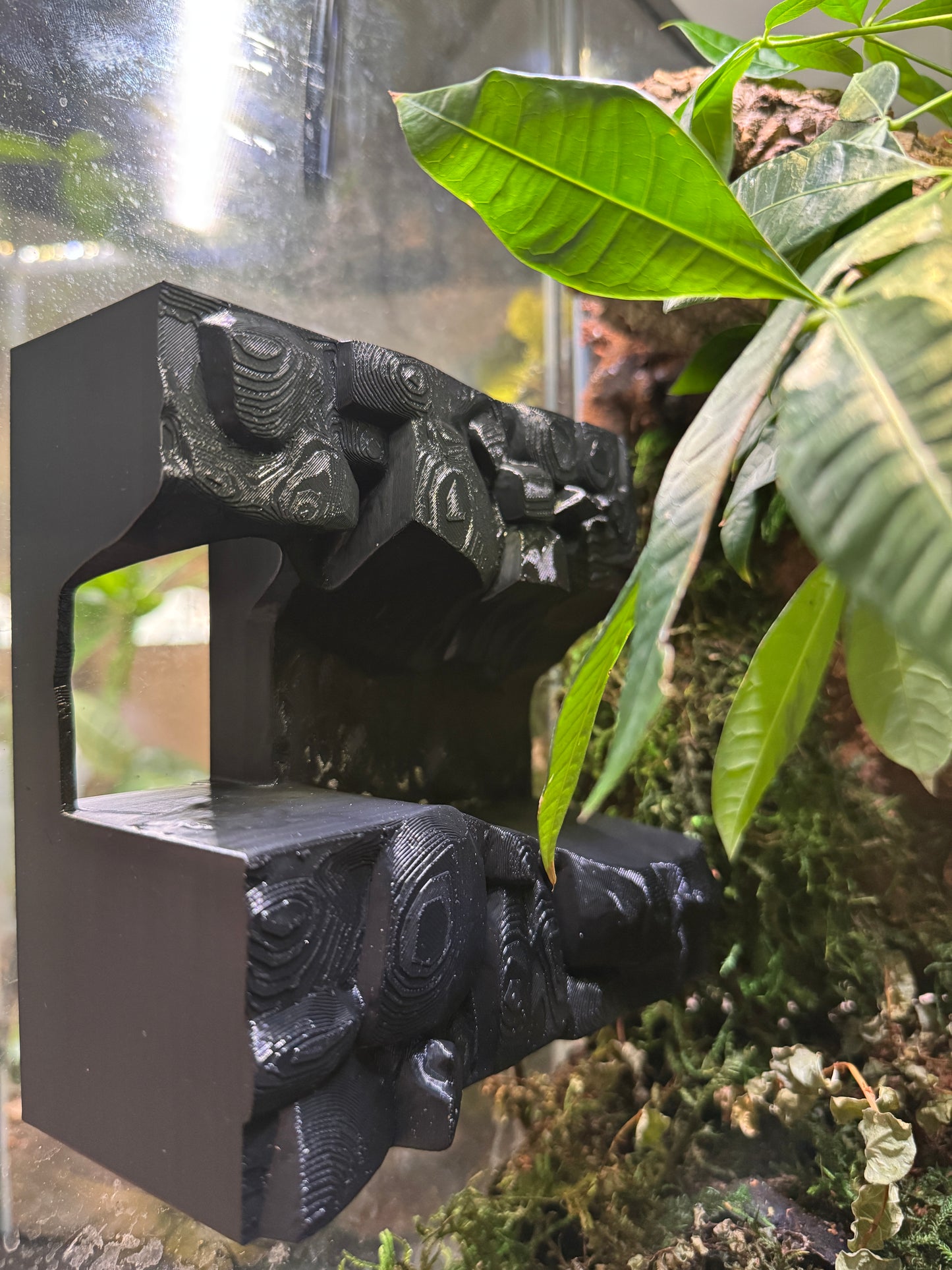 Magnetic Rock Ledge for Reptiles