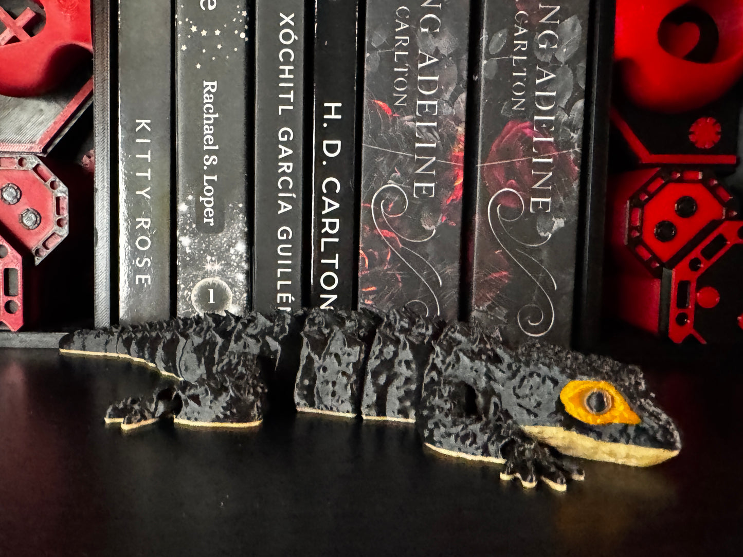 Red Eyed Crocodile Skink or White Eyed Crocodile Skink | Articulated Flexi Reptile Figure